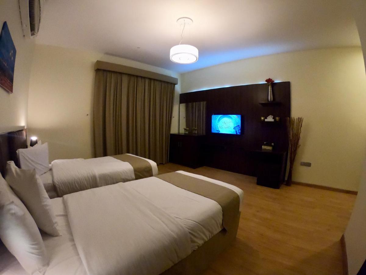 Weekend Hotel & Apartments Маскат Экстерьер фото